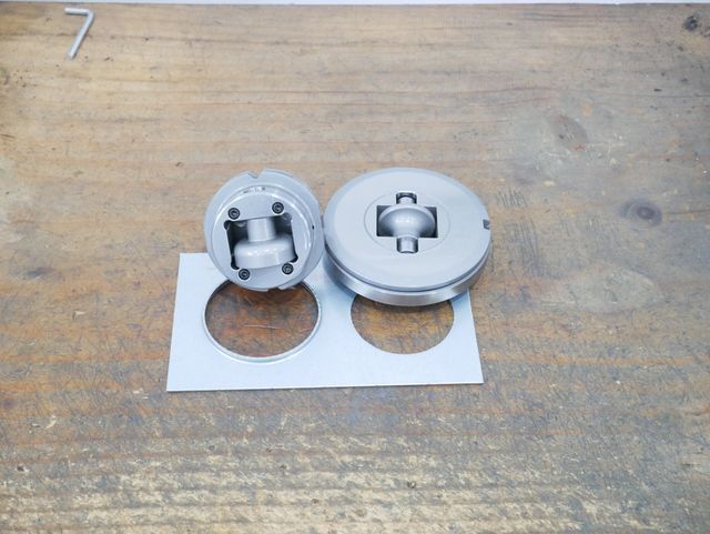 Trumpf-style rolling flare wheel tool assembly and scratch-free flared circular openings on sheet metal